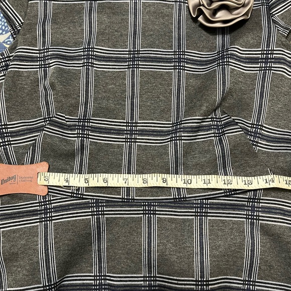 New York & Company Gray Plaid Top Size S - Picture 7 of 7